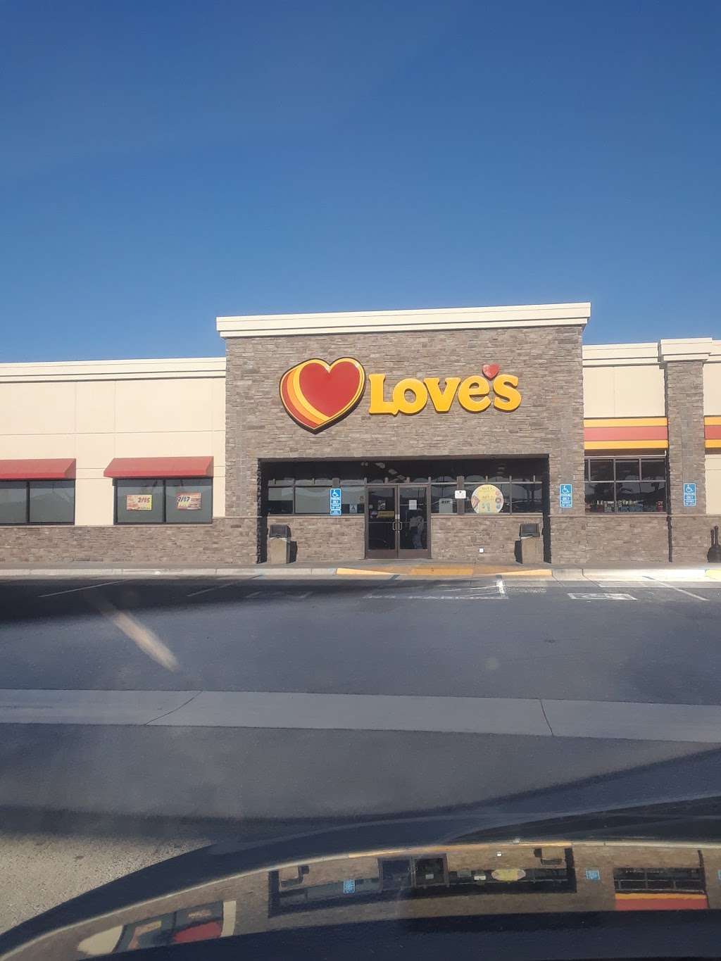 Loves Travel Stop | 2974 Lenwood Rd, Barstow, CA 92311, USA | Phone: (760) 253-4080