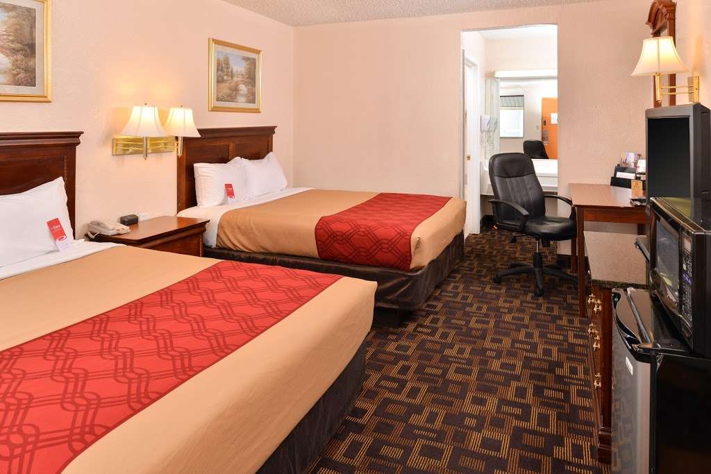 Econo Lodge Bellmawr New Jersey | 301 S Black Horse Pike, Bellmawr, NJ 08031, USA | Phone: (856) 931-2800