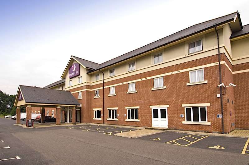 Premier Inn London Gatwick Airport East | Balcombe Rd, Crawley RH10 3NL, UK | Phone: 0871 527 8410