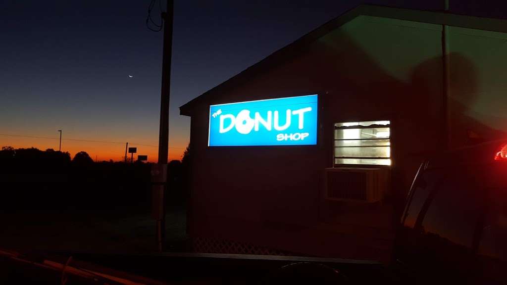 Donut Shop | 2813 School St, Needville, TX 77461, USA | Phone: (979) 793-3131