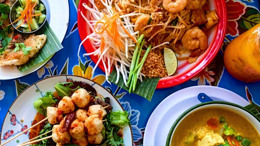 Pintoh Thai | 1442 Franklin St, Oakland, CA 94612 | Phone: (510) 823-2370