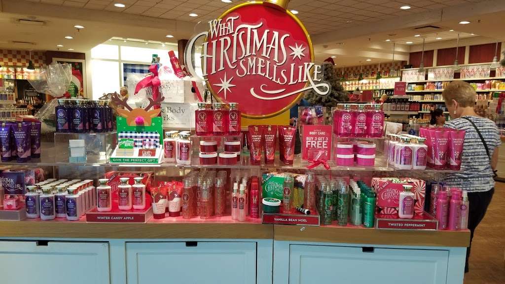 Bath & Body Works | 474 EAGLE, Ridge St, Lake Wales, FL 33853 | Phone: (863) 676-5092