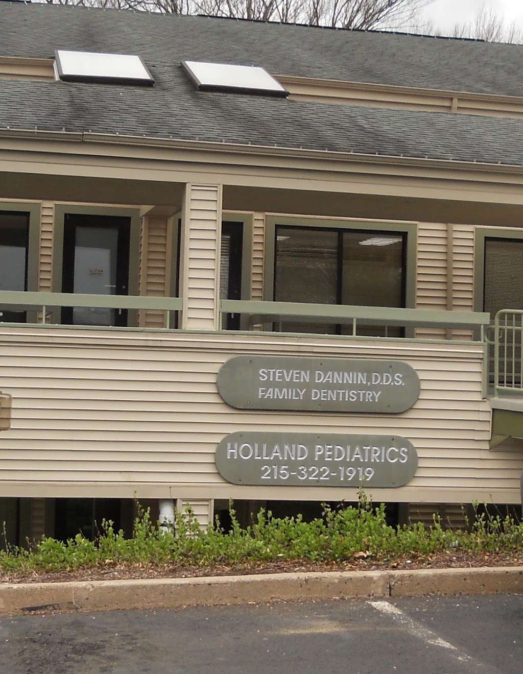 Dannin Steven DDS | 295 Buck Rd, Holland, PA 18966, USA | Phone: (215) 953-1722