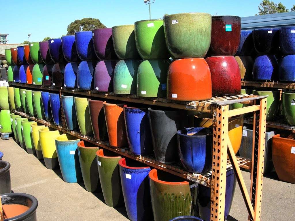 Pottery & Beyond | 4055 Hubbard St, Emeryville, CA 94608, USA | Phone: (510) 428-1881