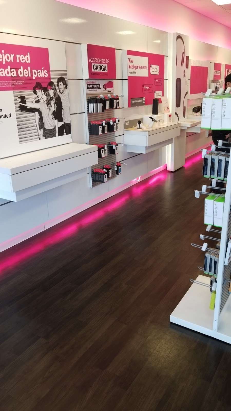 T-Mobile | 3509 International Blvd, Oakland, CA 94601 | Phone: (510) 533-6186