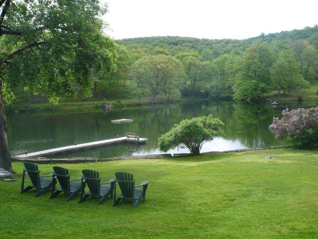 Willow Lake Farms Vacation Homes | 4 Willow Lake Dr, Fishkill, NY 12524, USA | Phone: (914) 475-5254