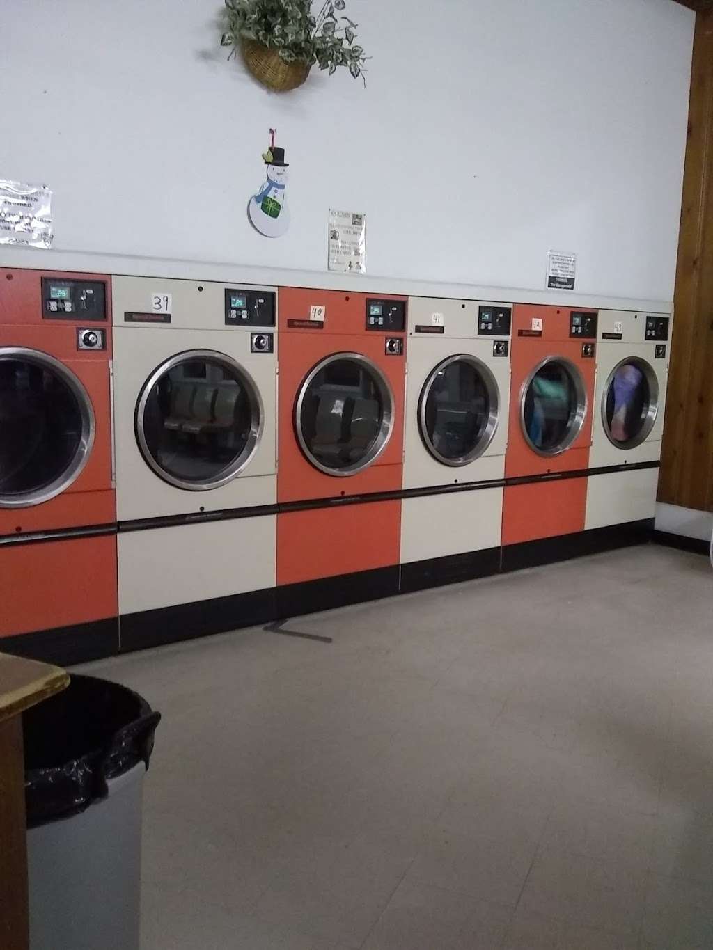 Montross Laundromat | 15544 Kings Hwy, Montross, VA 22520, USA