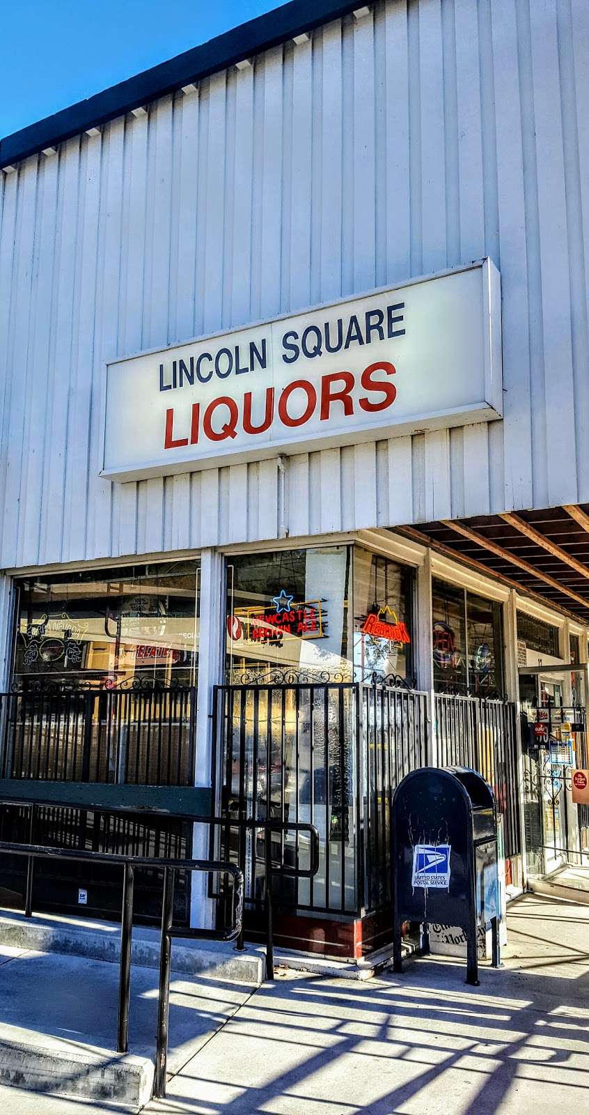 Lincoln Square Liquors | 4100 Redwood Rd #17, Oakland, CA 94619, USA | Phone: (510) 531-9115