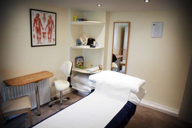 Epsom Osteopathic Clinic | 29 Rose Bushes, Epsom KT17 3NS, UK | Phone: 01372 897688