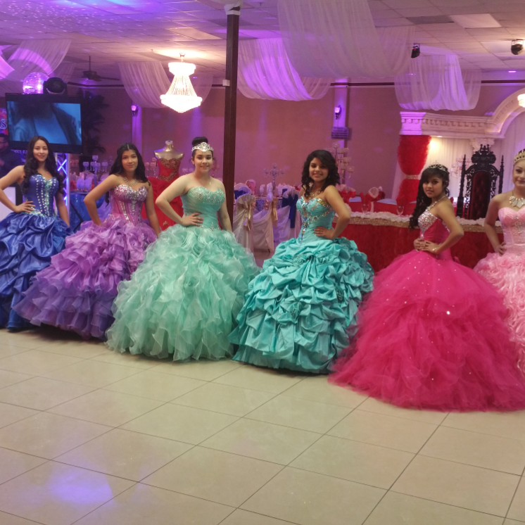 Comfortex boutique quinceañeras | 1111 N Main St, Baytown, TX 77520, USA | Phone: (281) 420-9833