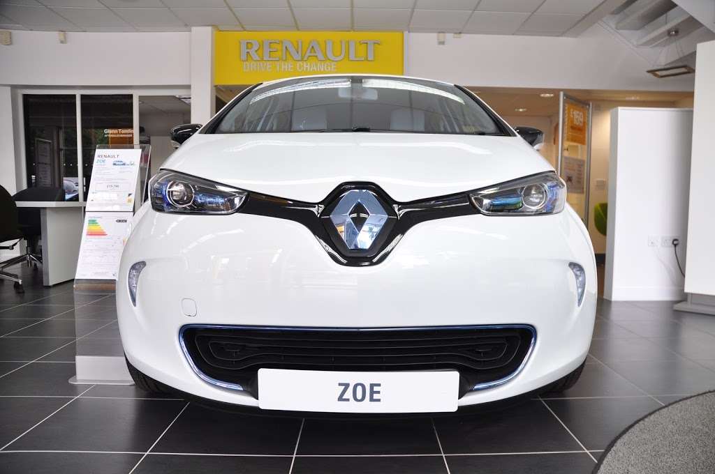 Hendy Renault | 1 Bonehurst Road Salfords, Horley, Salfords, Redhill RH1 5ED, UK | Phone: 01293 738840