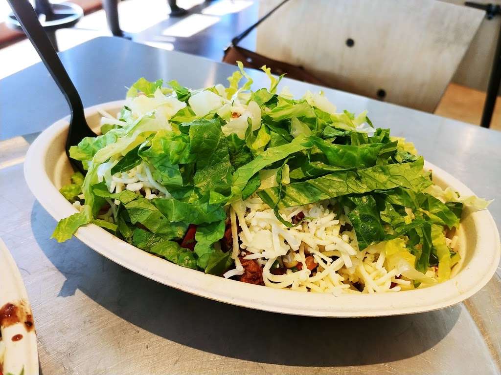 Chipotle Mexican Grill | 12560 Artesia Blvd, Cerritos, CA 90703, USA | Phone: (562) 653-0701