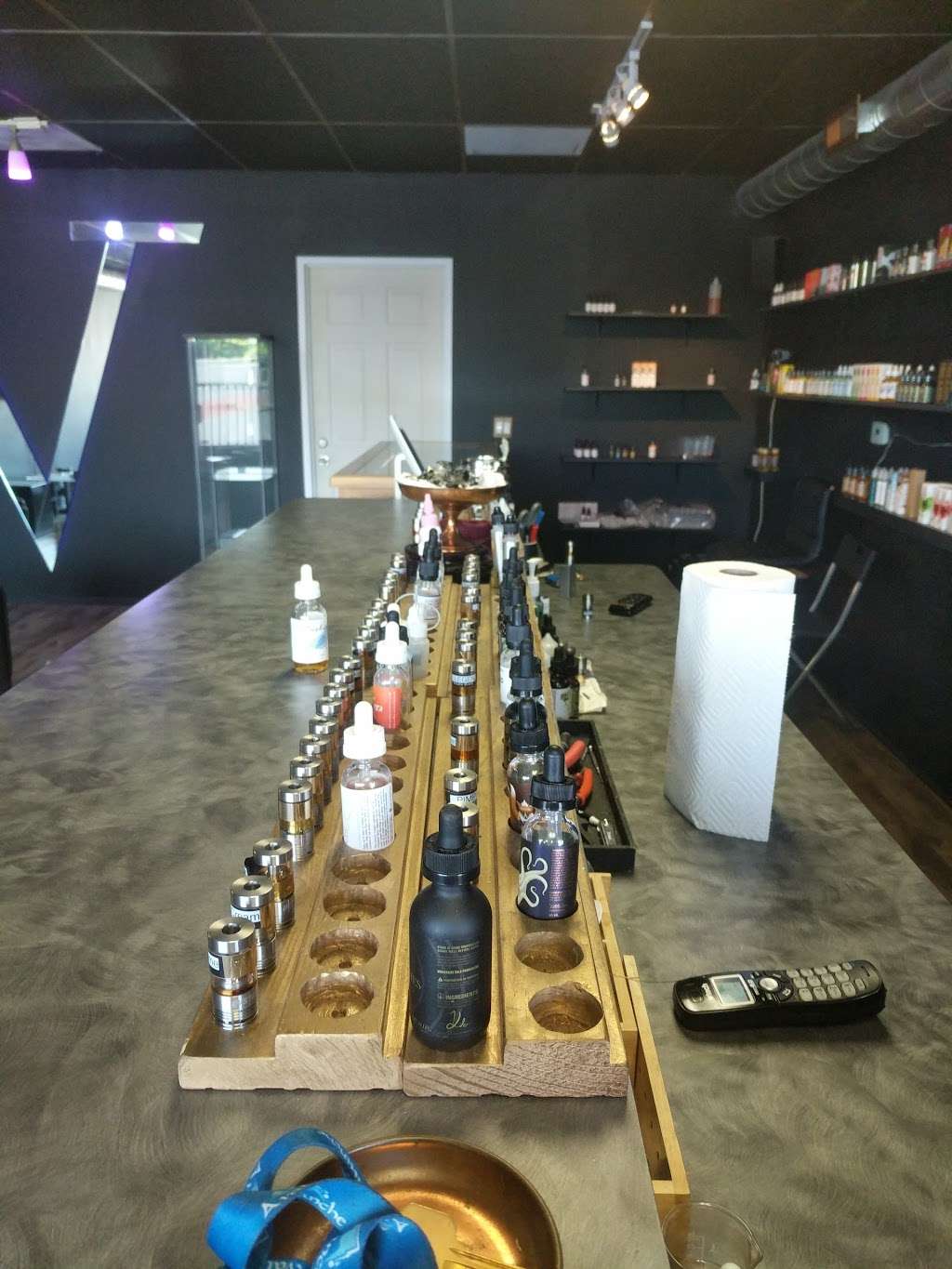V For Vape | 1727 N Vermont Ave #210, Los Angeles, CA 90027, USA | Phone: (323) 928-2148