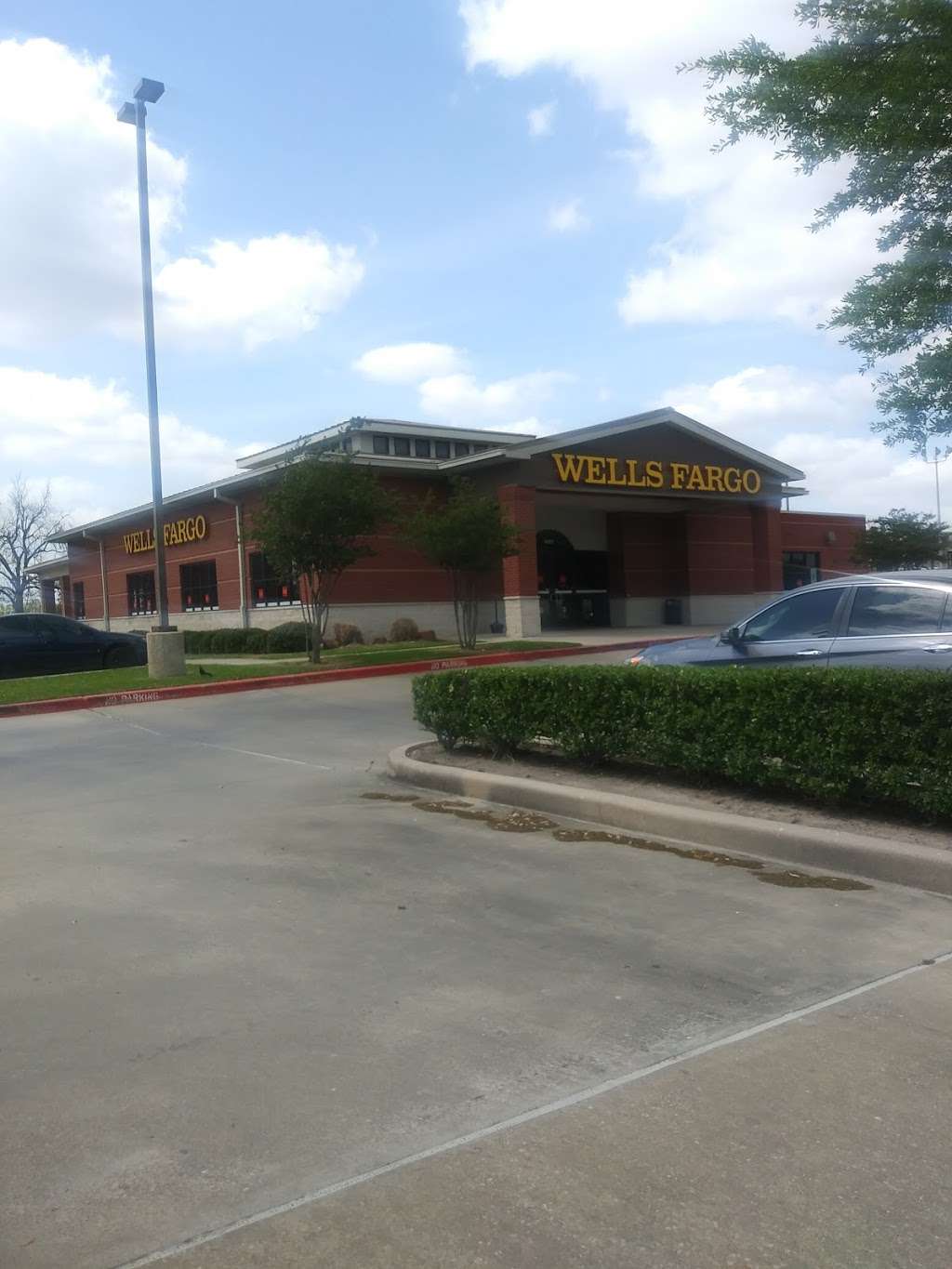 Wells Fargo Bank | 3601 Eastex Fwy, Houston, TX 77026, USA | Phone: (713) 217-5930