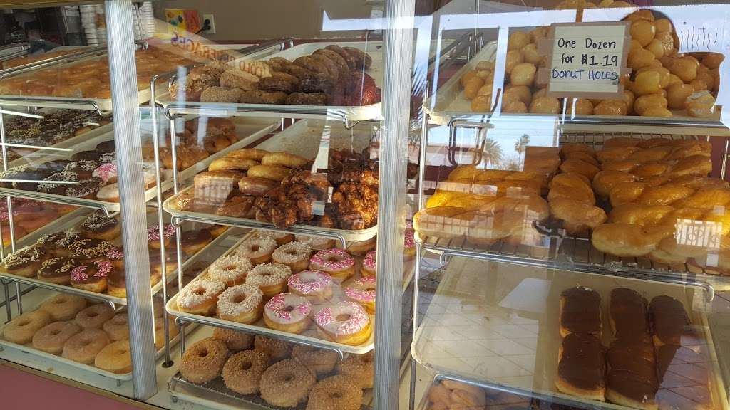 Rainbow Donuts | 5045 W Thomas Rd #151, Phoenix, AZ 85031 | Phone: (602) 269-8465