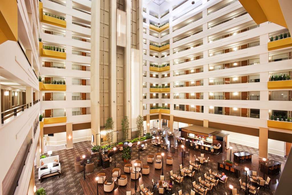 Sheraton Suites Chicago OHare | 6501 Mannheim Rd, Rosemont, IL 60018 | Phone: (847) 699-6300