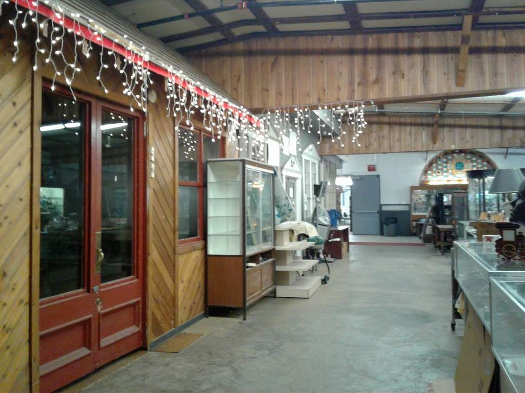 Cole’s Antique Village & Market | 1014 N Main St, Pearland, TX 77581, USA | Phone: (281) 485-2277