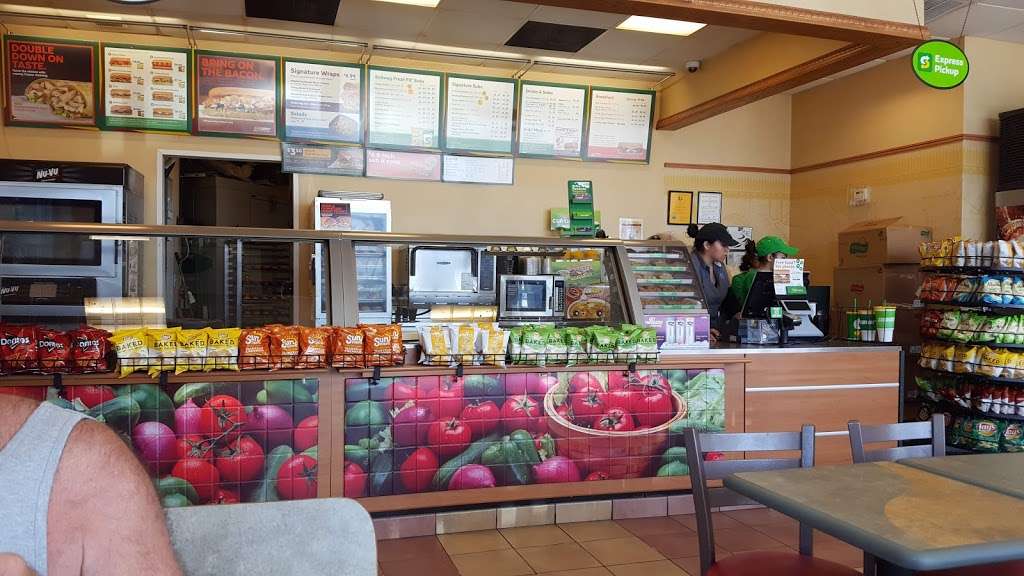 Subway | 500 Seawall Blvd, Galveston, TX 77550 | Phone: (409) 762-2500