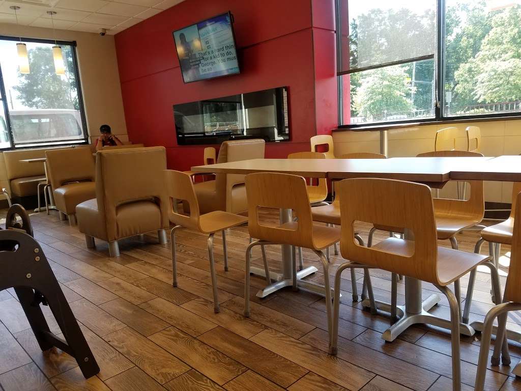 Wendys | 530 American Legion Hwy, Roslindale, MA 02131, USA | Phone: (617) 983-2983