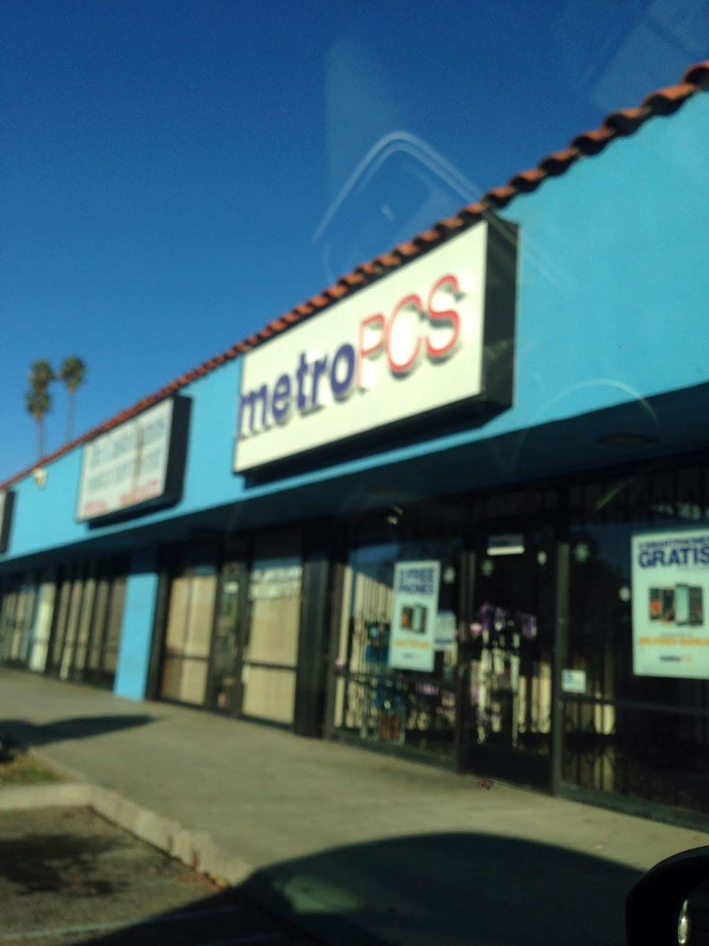 Metro by T-Mobile | 945 E Holt Ave Ste D, Pomona, CA 91767, USA | Phone: (909) 397-9600