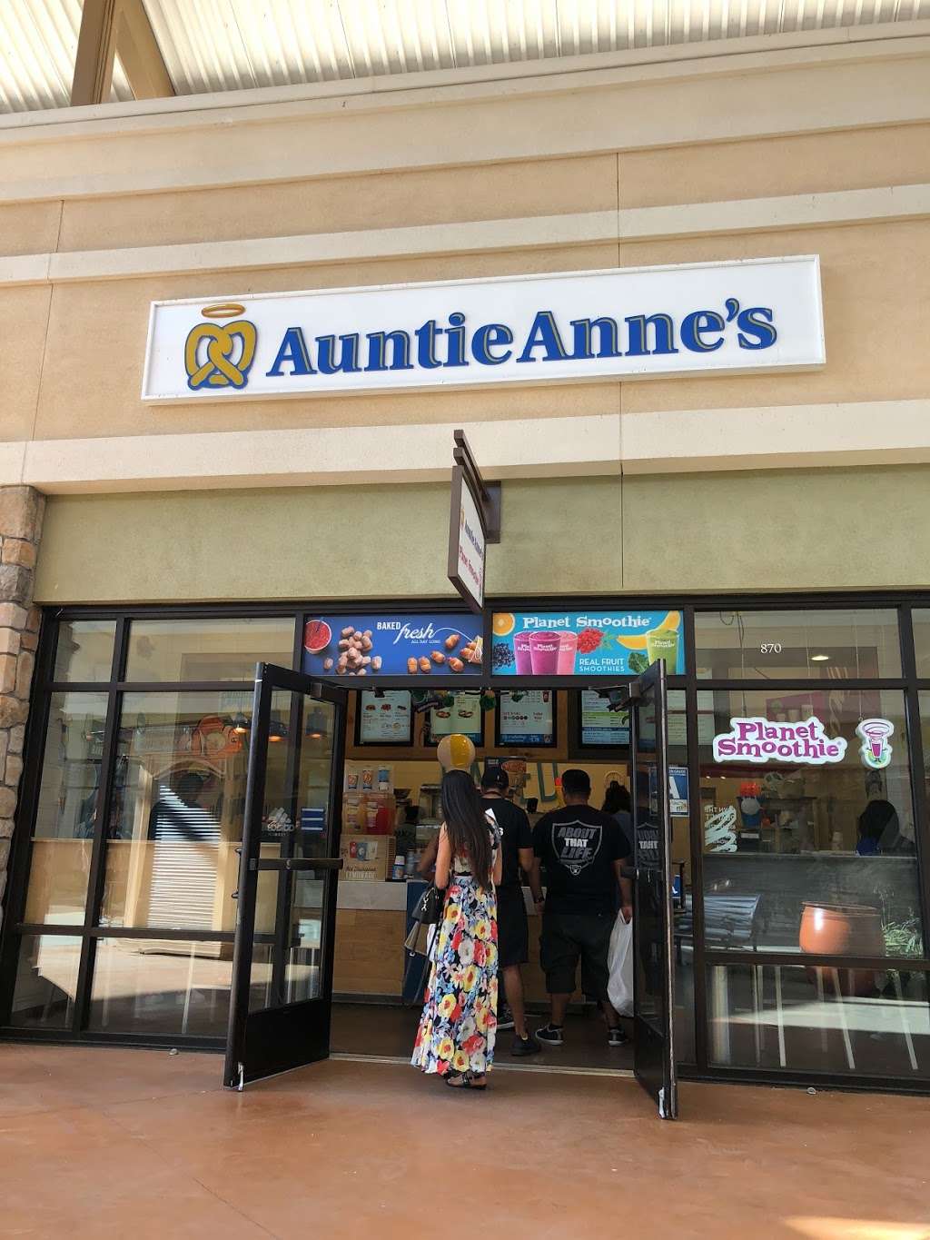 Auntie Annes Pretzels | 5701 Outlets at Tejon Pkwy #870, Arvin, CA 93203, USA | Phone: (661) 858-2899