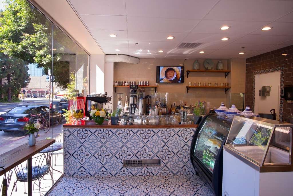 LEquipe Cafe & Salad Bar | 11301 W Olympic Blvd Ste 123, Los Angeles, CA 90064 | Phone: (424) 832-7877