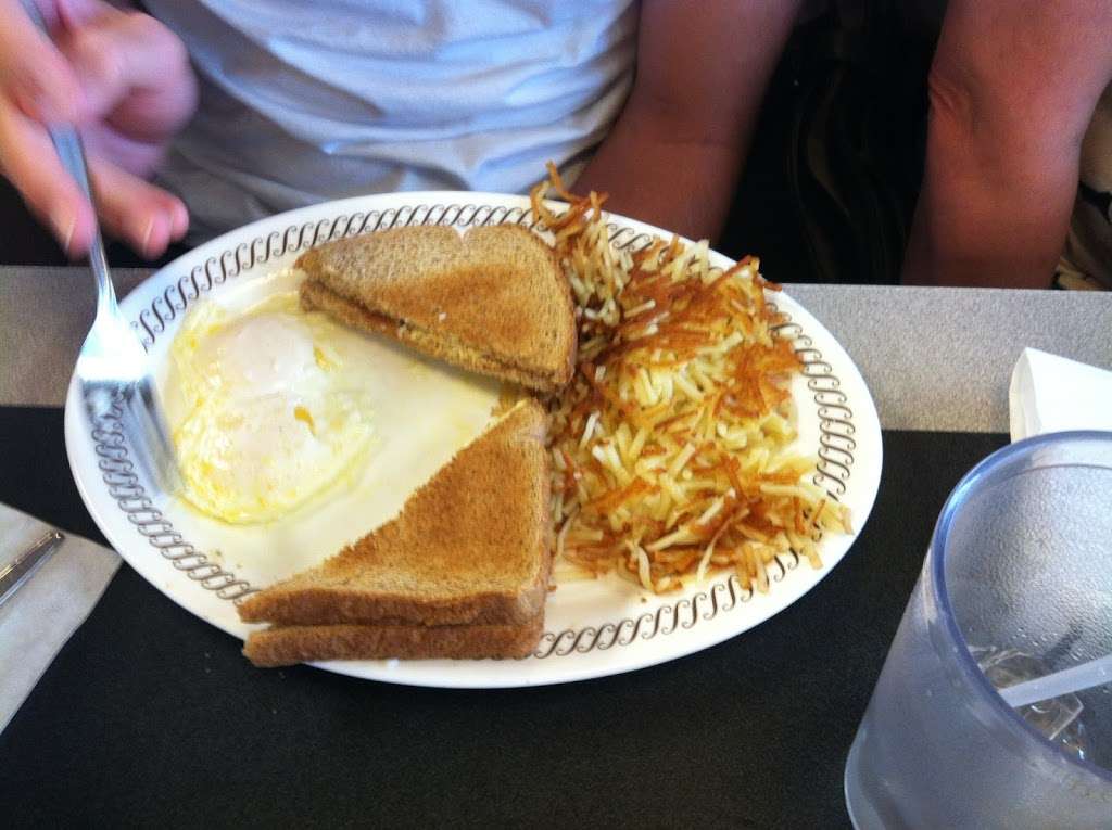 Waffle House | 10422 Sharpsburg Pike, Hagerstown, MD 21740 | Phone: (301) 790-2547