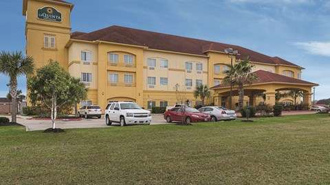 La Quinta Inn & Suites Deer Park | 1400 East Blvd, Deer Park, TX 77536, USA | Phone: (281) 476-5300