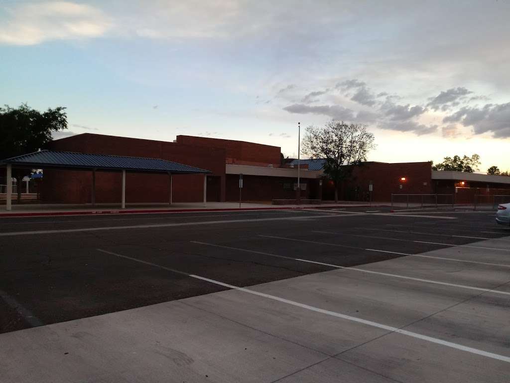 Crismon Elementary School | 825 W Medina Ave, Mesa, AZ 85210 | Phone: (480) 472-4000