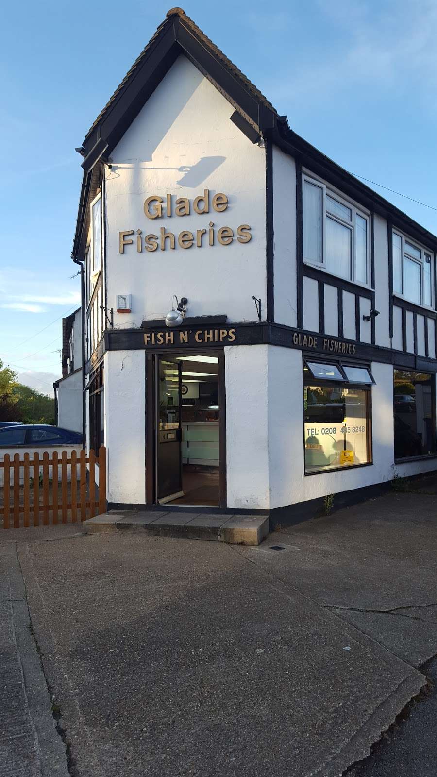 Glade Fisheries | 25-29 Taunton Ln, Coulsdon CR5 1SJ, UK | Phone: 020 8405 8248