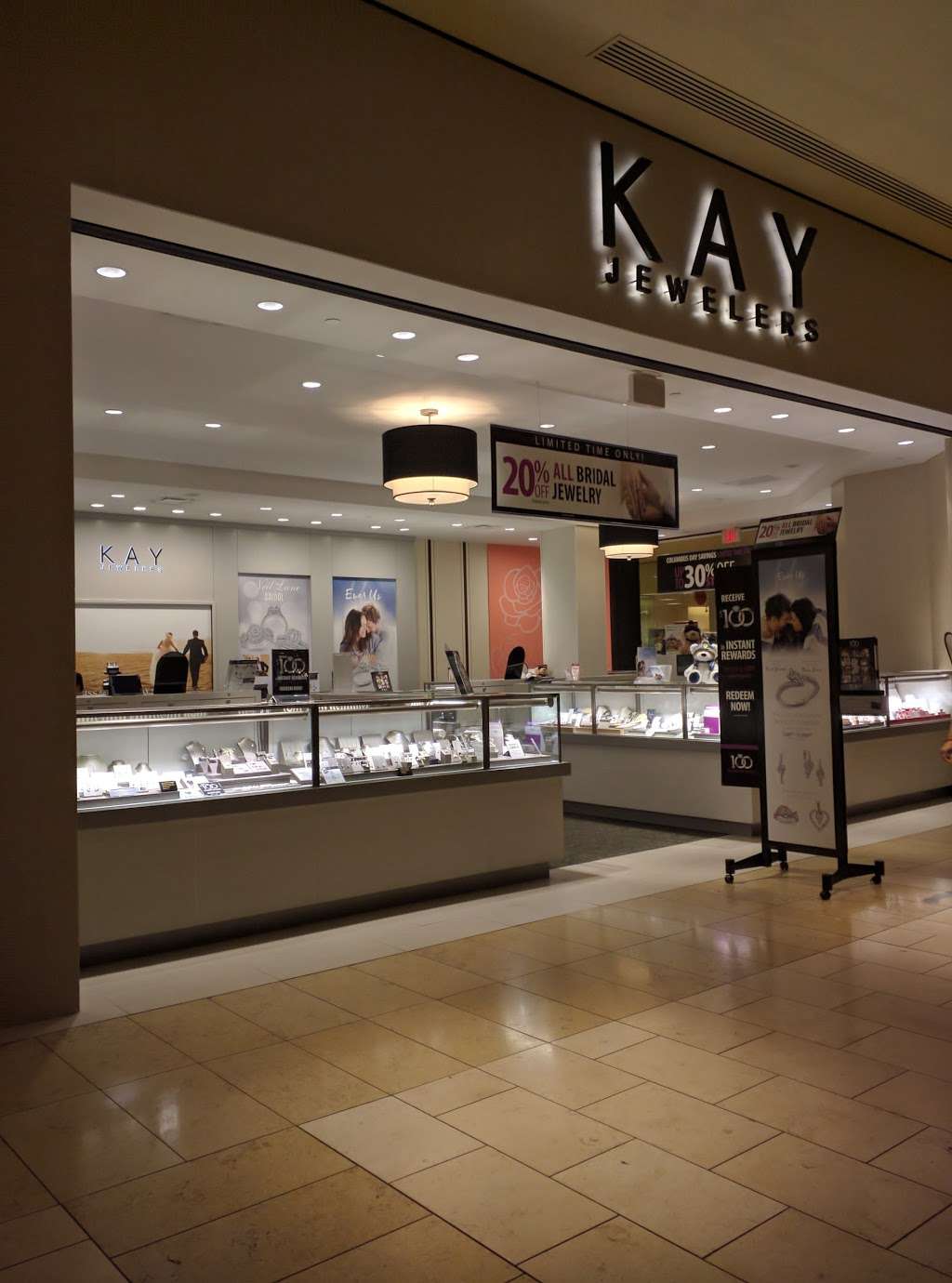 Kay Jewelers | 386 W Hillcrest Dr, Thousand Oaks, CA 91360 | Phone: (805) 371-4408