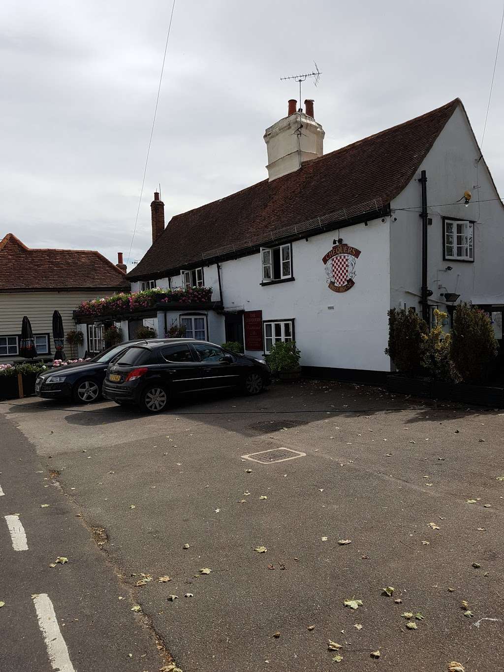 Chequers Inn | The St, Roxwell, Chelmsford CM1 4PD, UK