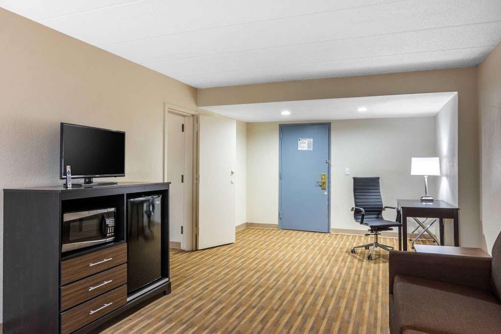 Quality Inn & Suites | 23500 Welcome Way Dr, Ruther Glen, VA 22546, USA | Phone: (480) 676-5499