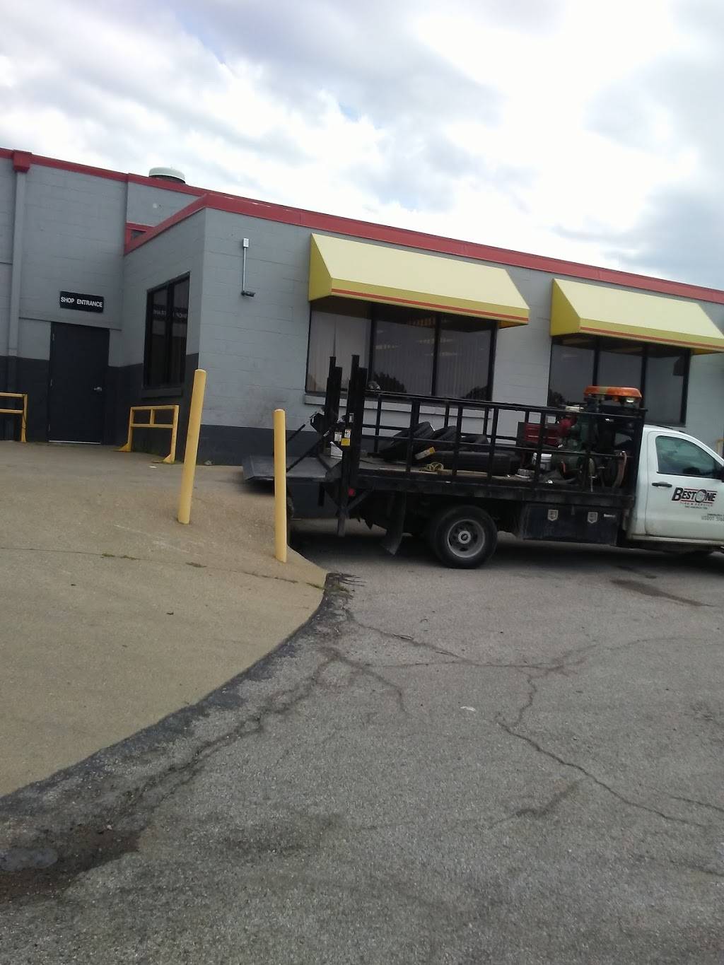Best-One Tire and Service of Mid America | 5045 Winton Rd, Cincinnati, OH 45232, USA | Phone: (513) 542-4050