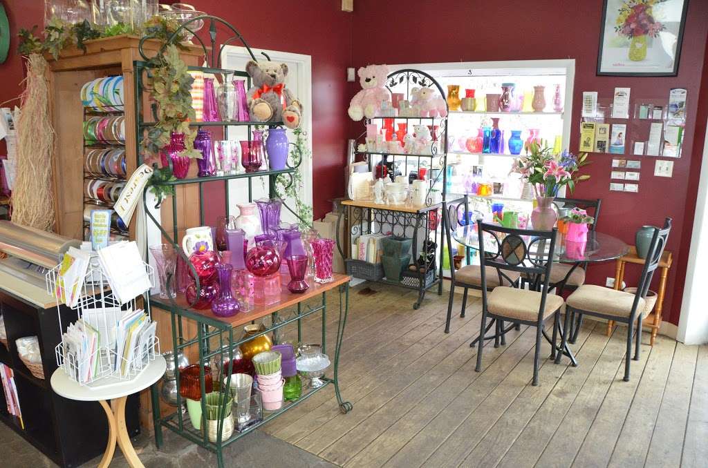 Briannas Flowers | 102 W Lake St, Bloomingdale, IL 60108, USA | Phone: (630) 351-1966