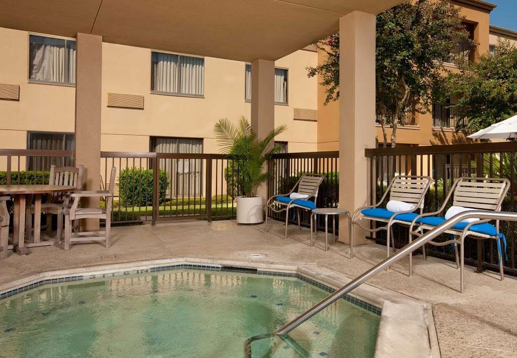 Courtyard by Marriott Houston Hobby Airport | 9190 Gulf Fwy, Houston, TX 77017, USA | Phone: (713) 910-1700