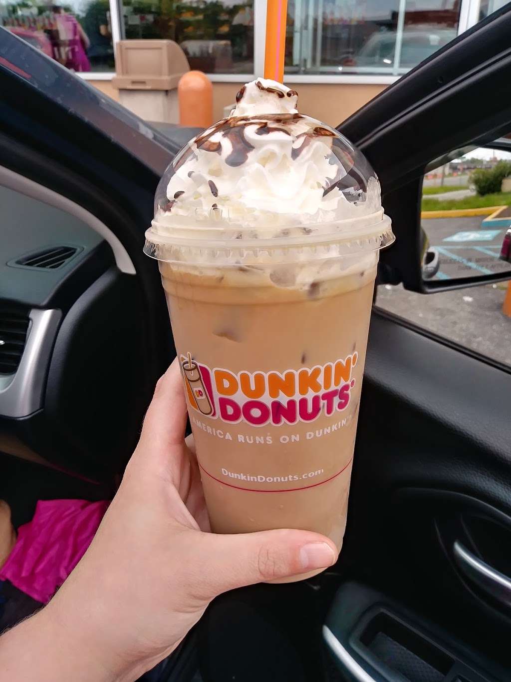 Dunkin Donuts | 1001 N Dupont Hwy, New Castle, DE 19720, USA | Phone: (302) 328-0136