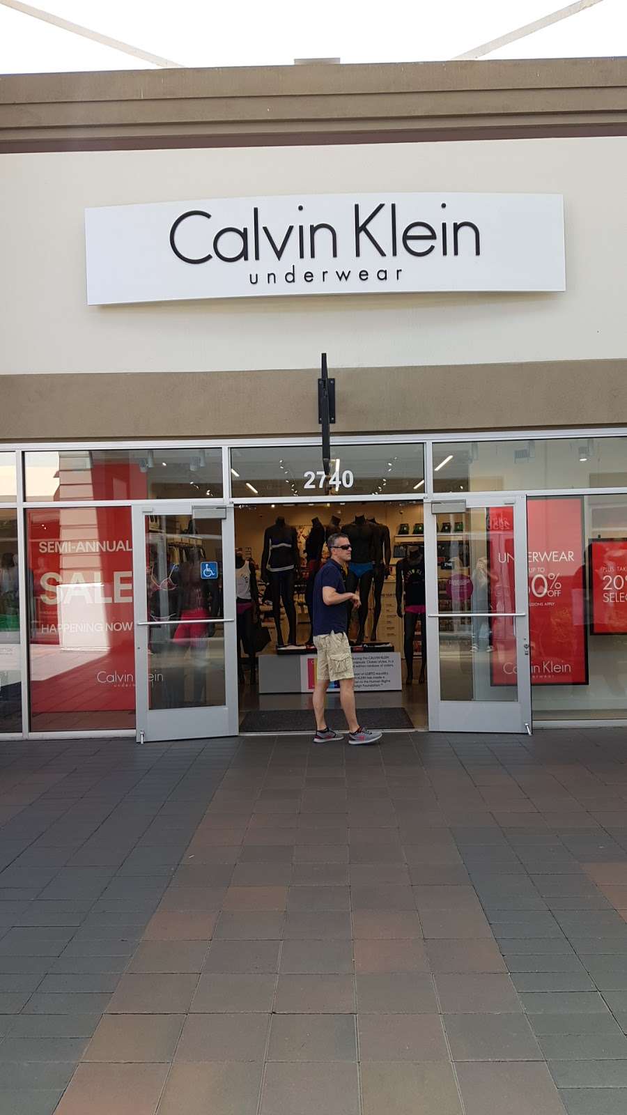 Calvin Klein Outlet | 2740 Livermore Outlets Dr Suite #726, Livermore, CA 94551 | Phone: (925) 449-1058