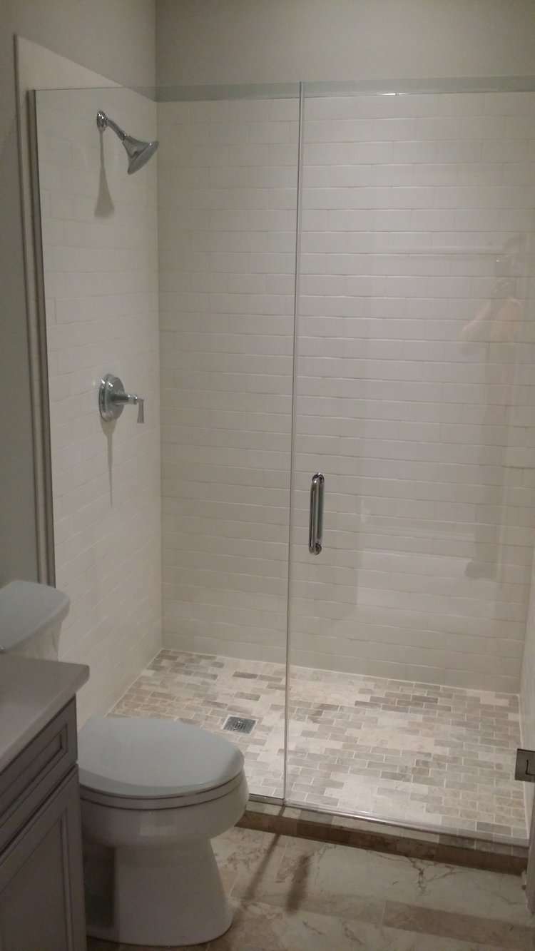 IMAGO Glass Shower Doors Evanston | 1921 Howard St Apt 3A, Evanston, IL 60202 | Phone: (773) 704-7185