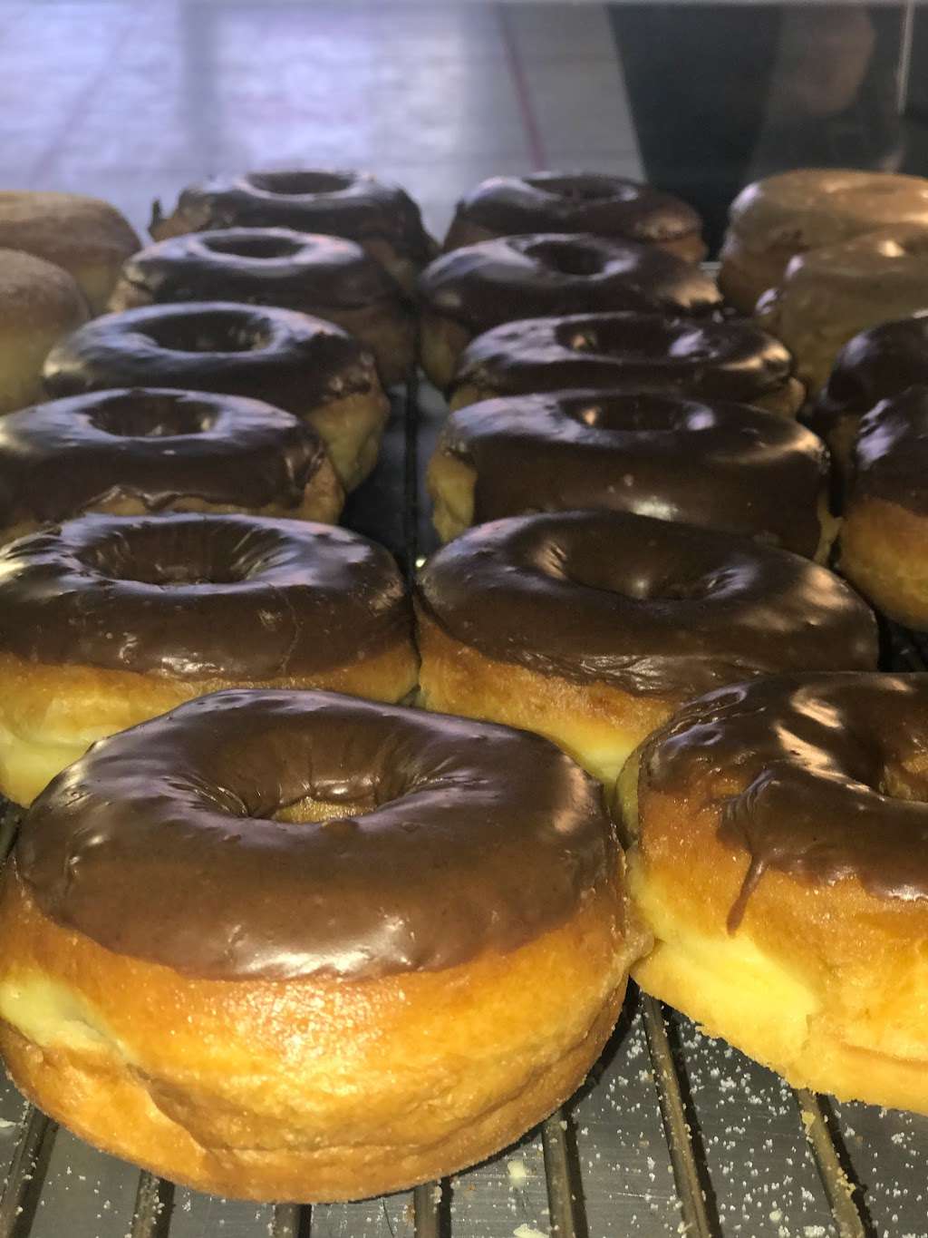 Pams Donuts | 10255 Mission Boulevard C, Riverside, CA 92509 | Phone: (951) 360-1322