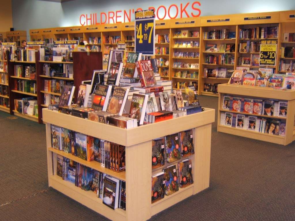 Book Warehouse | 15765 S Apopka Vineland Rd, Orlando, FL 32821, USA | Phone: (407) 239-7111