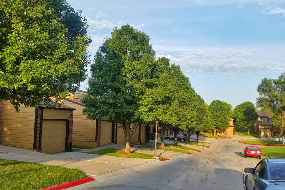 Country Estates Townhomes | 3930 N 105th St, Omaha, NE 68134 | Phone: (833) 868-4817