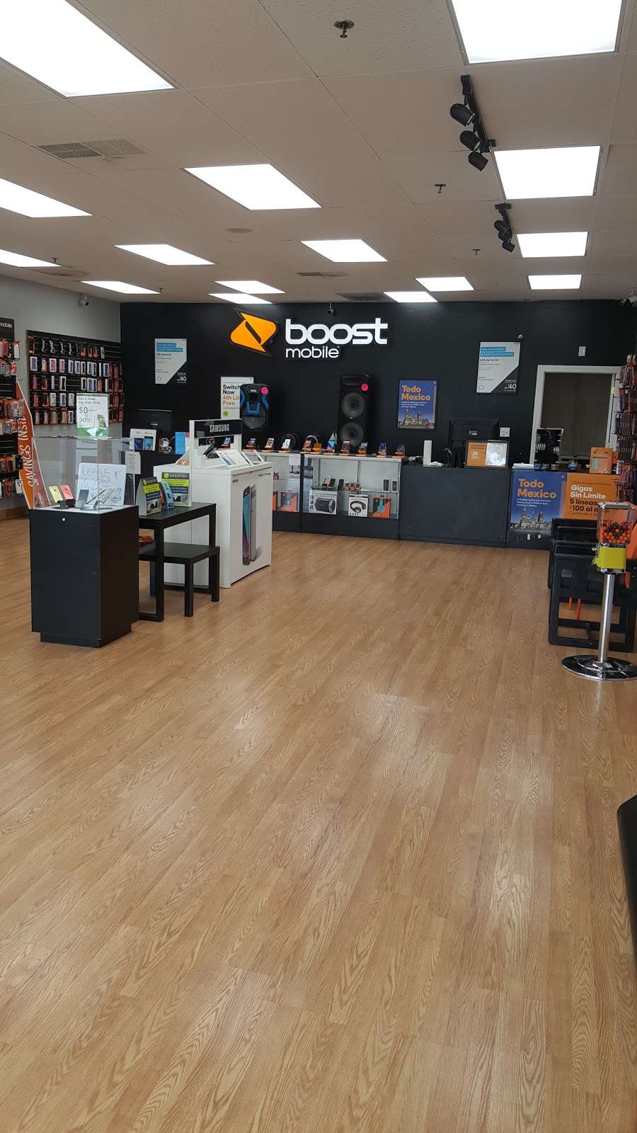 Boost Mobile | 1650 E Court St, Kankakee, IL 60901, USA | Phone: (815) 935-8888