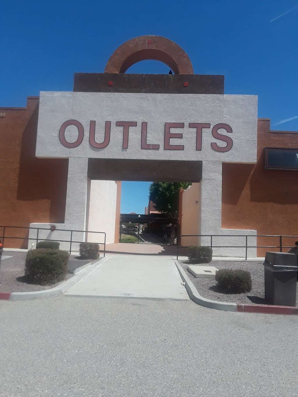 Factory Merchants Outlet Mall (Bldg. 9) | Mercantile Way, Barstow, CA 92311