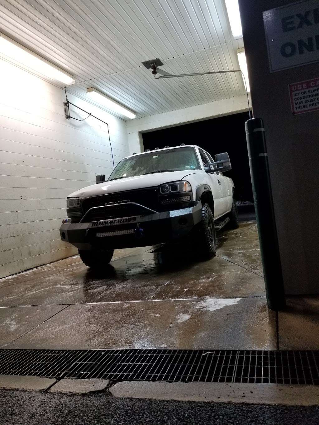 Harleysville Car Wash Inc | 355 Clemens Rd, Harleysville, PA 19438, USA | Phone: (215) 256-9224