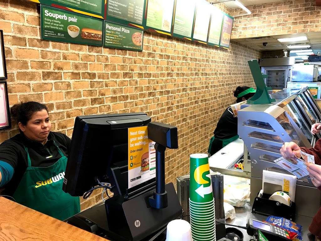 Subway | 3674 King St, Alexandria, VA 22302, USA | Phone: (703) 931-3700