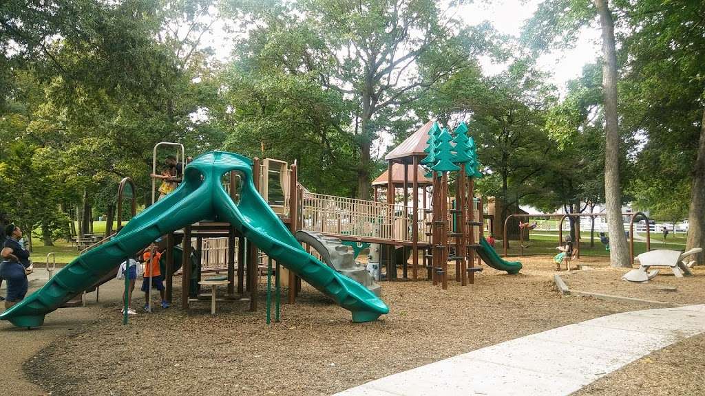 Allen Pond Park | 3330 Northview Dr, Bowie, MD 20716 | Phone: (301) 809-3011