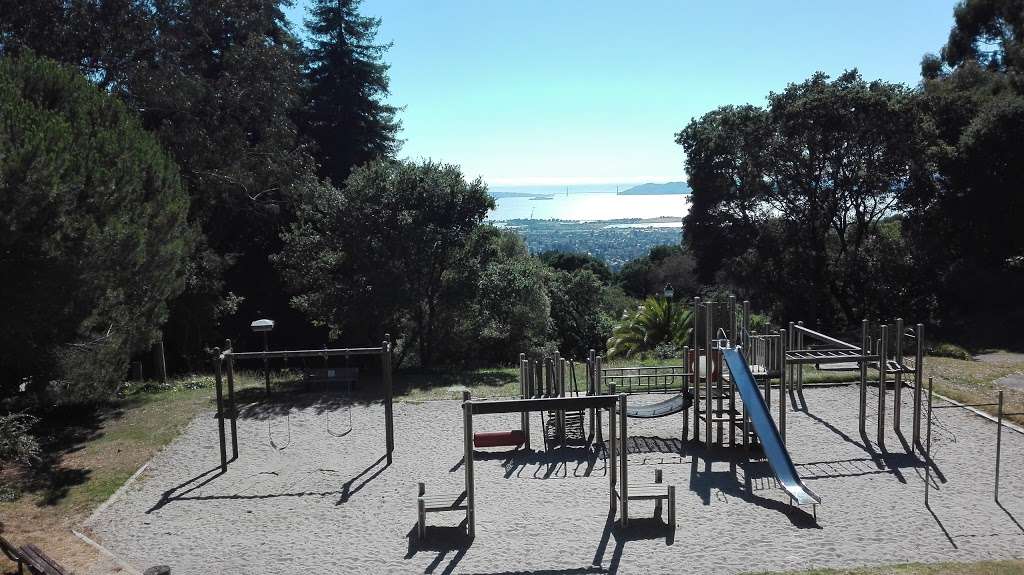 La Loma Park play area | 1310 La Loma Ave, Berkeley, CA 94708