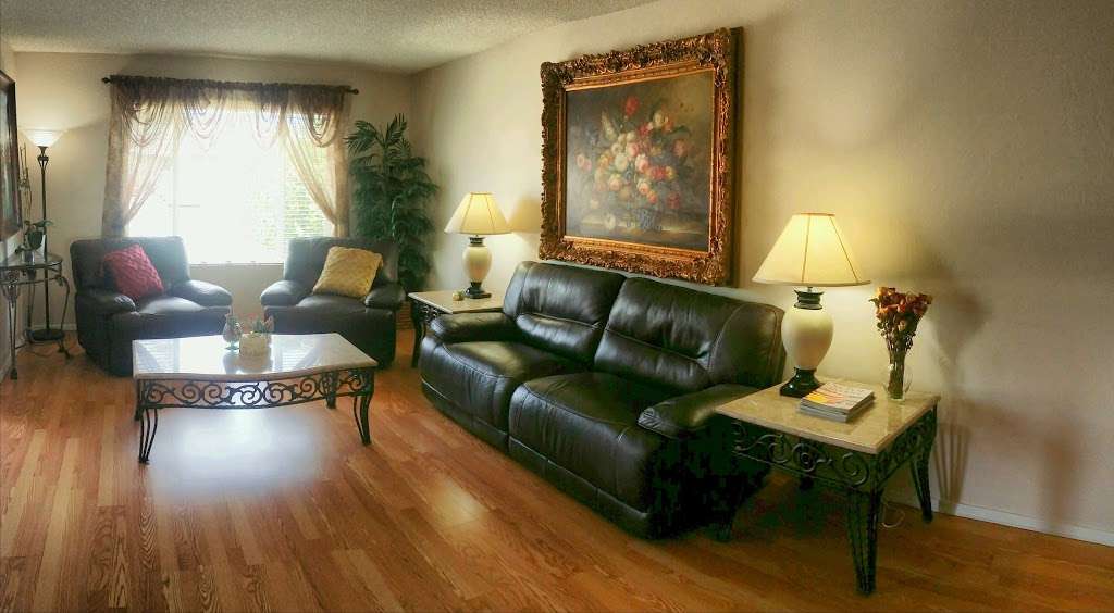 White Violet Assisted Living | 3702 W Cholla St, Phoenix, AZ 85029, USA | Phone: (602) 595-9497