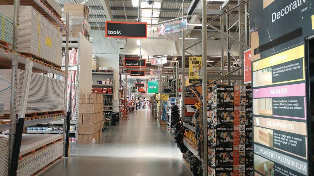 B&Q | 59 Bugsbys Way, North Greenwich, London SE10 0QJ, UK | Phone: 020 8312 8000